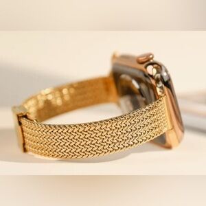 Gold Mesh Metal Apple Watch Band